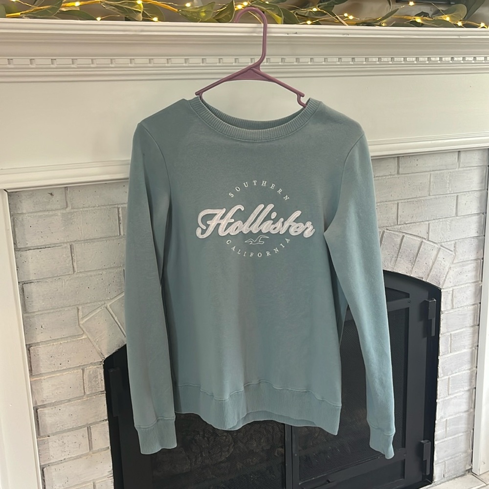 hollister sweatshirt